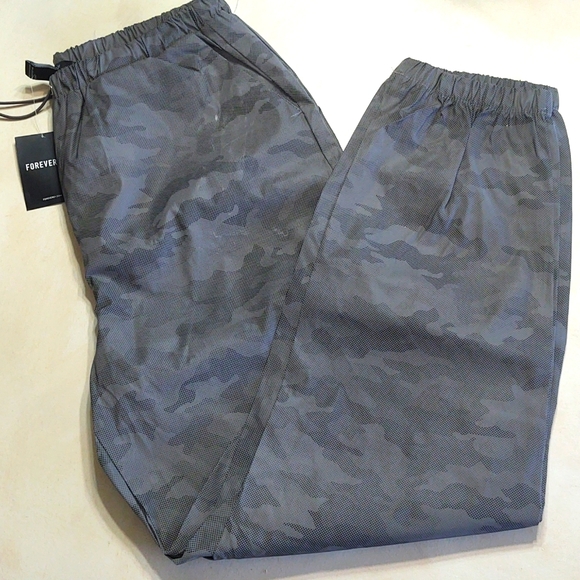 Forever 21 Jumpsuit Camo Pants - Picture 1 of 5